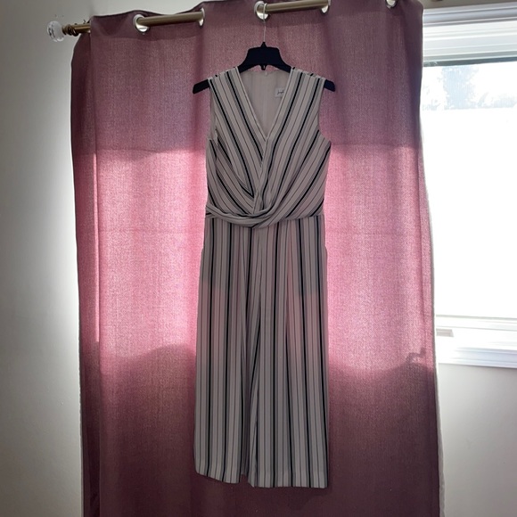 Joseph Ribkoff Size 4 Black/White crop jumpsuit - Picture 1 of 3